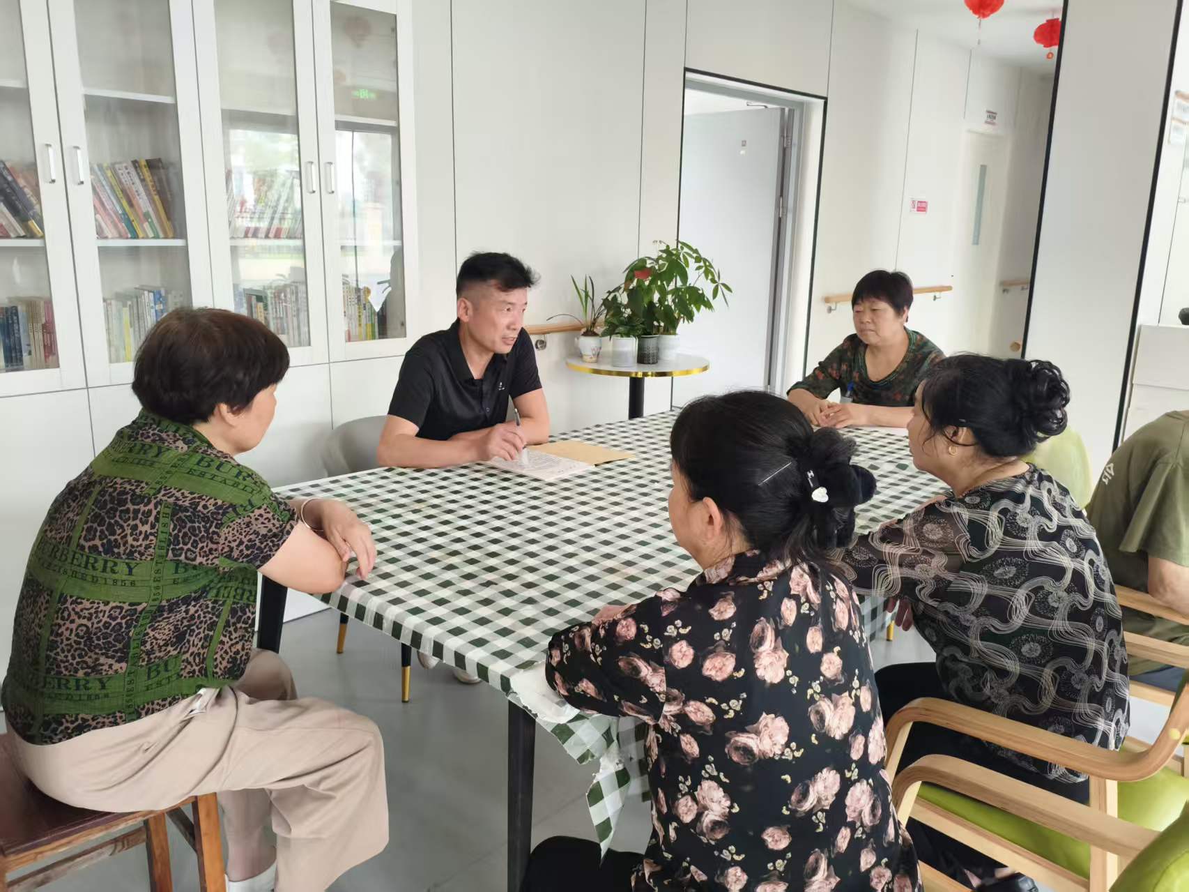 强化职业素养 提升服务品质——森林湾院召开护理员素质专题工作会议